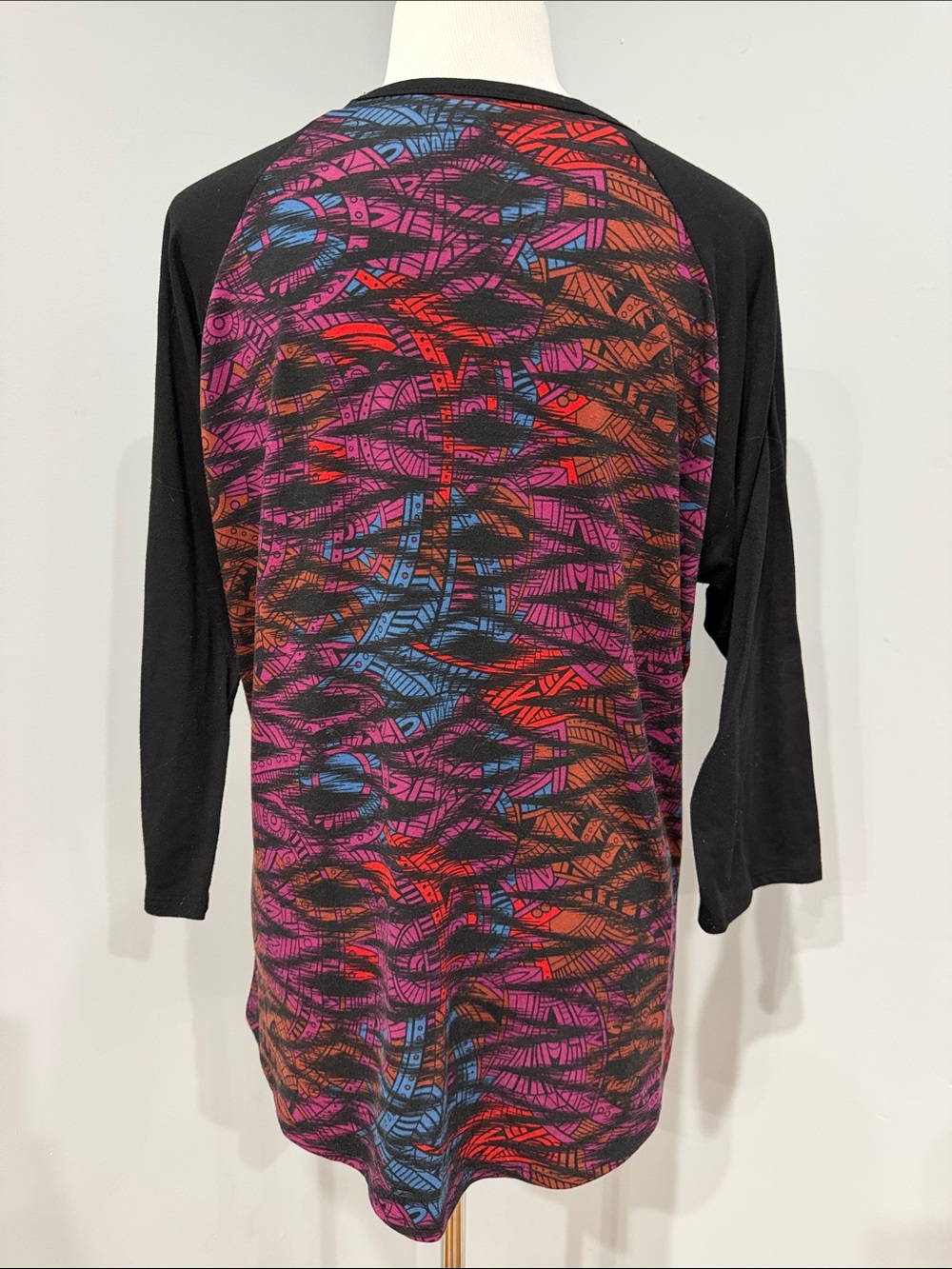 LuLaRoe Randy- Black Sleeve Multicolor Patterned Ragland - Picture 2 of 3